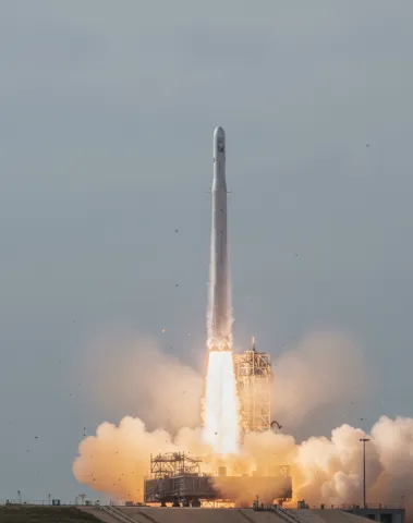 Iran launching observatory packages with rocket - tall image (improved).